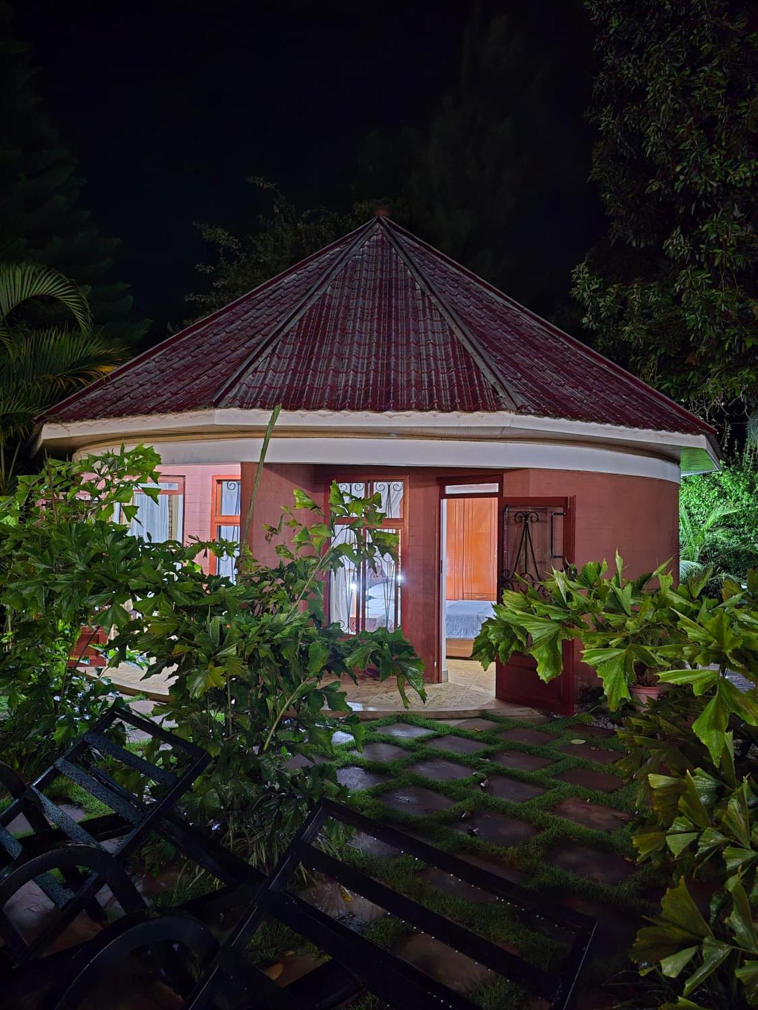 Sprunger Avenue - Tulia Homes Moshi Bilik gambar